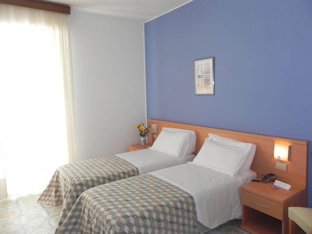 Raffy Family & Bike Hotel Diano Marina Habitación foto