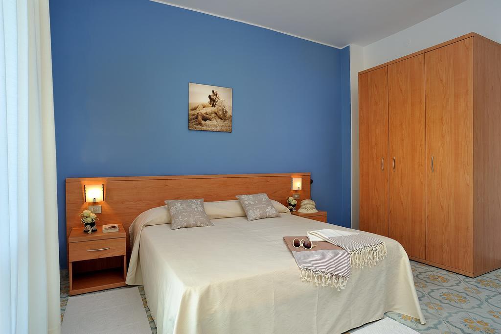 Raffy Family & Bike Hotel Diano Marina Habitación foto