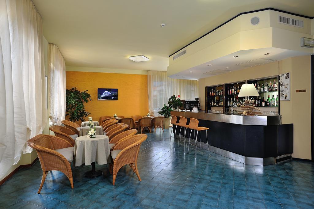 Raffy Family & Bike Hotel Diano Marina Exterior foto